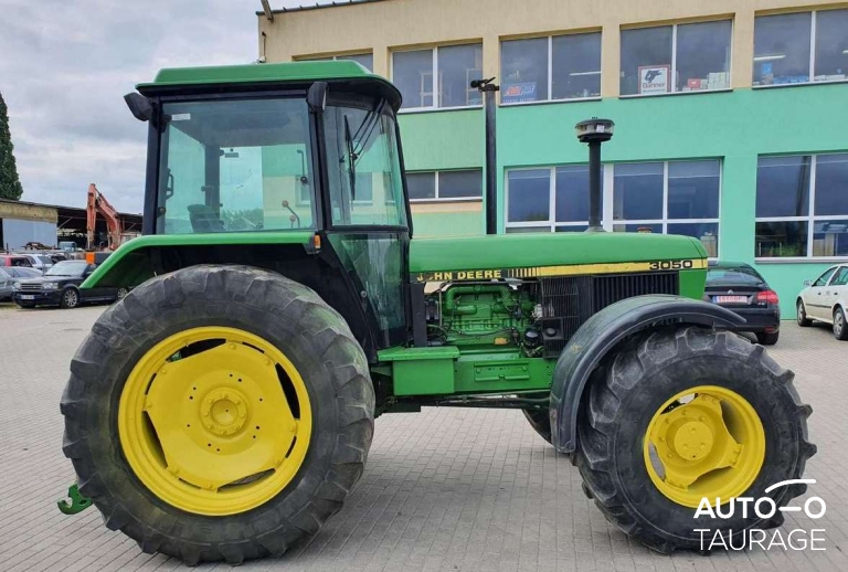 John Deere 3050