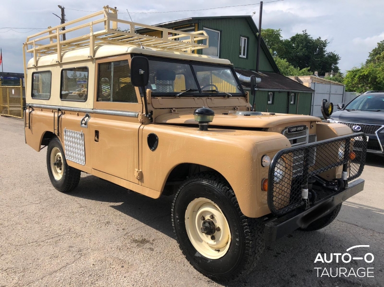 Land Rover Defender