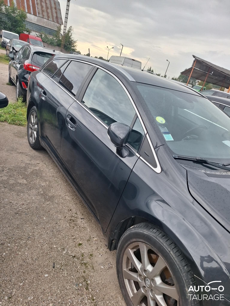 Toyota Avensis, 2 l.