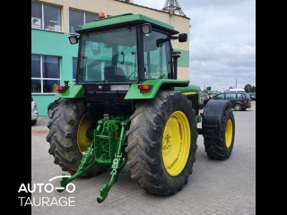 John Deere 3050