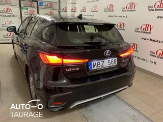 В аренду Lexus CT 200h