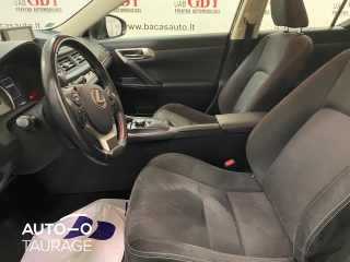 В аренду Lexus CT 200h