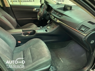 В аренду Lexus CT 200h