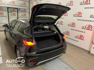 В аренду Lexus CT 200h