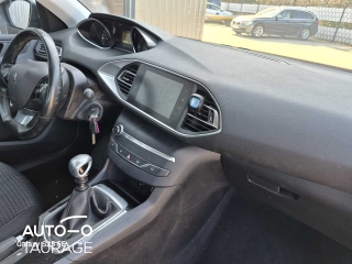 Peugeot 308, 1.5 л.